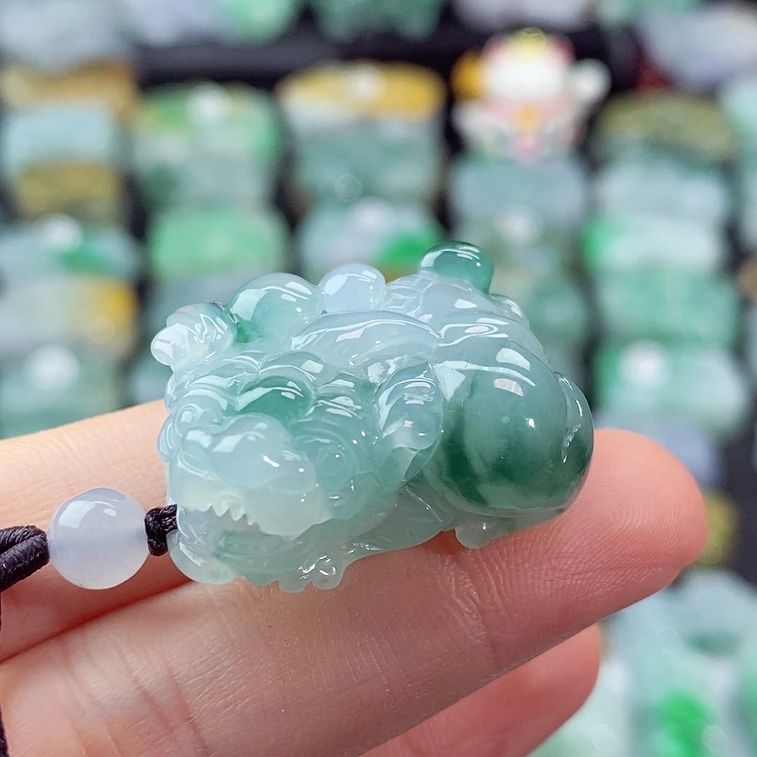 颈饰未镶嵌翡翠天然