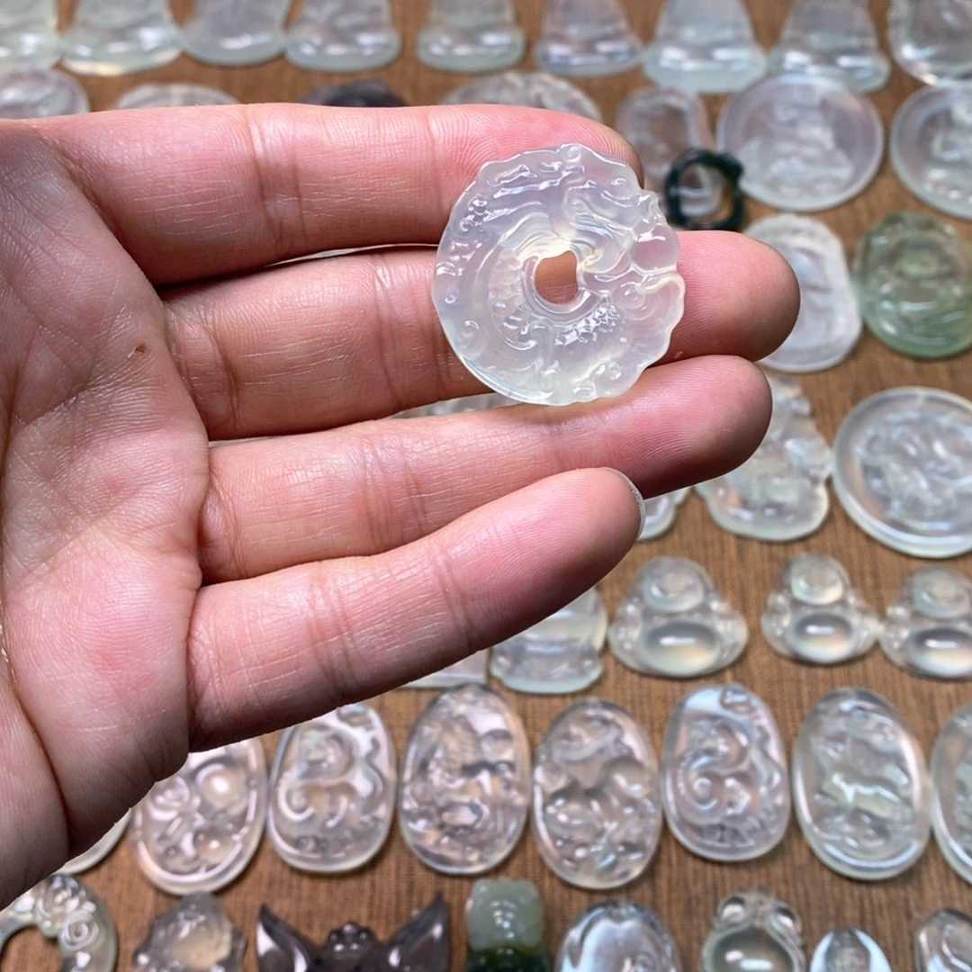 岫玉吊坠(不含链)未镶嵌