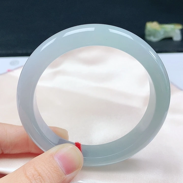 翡翠手镯未镶嵌天然翡翠手镯