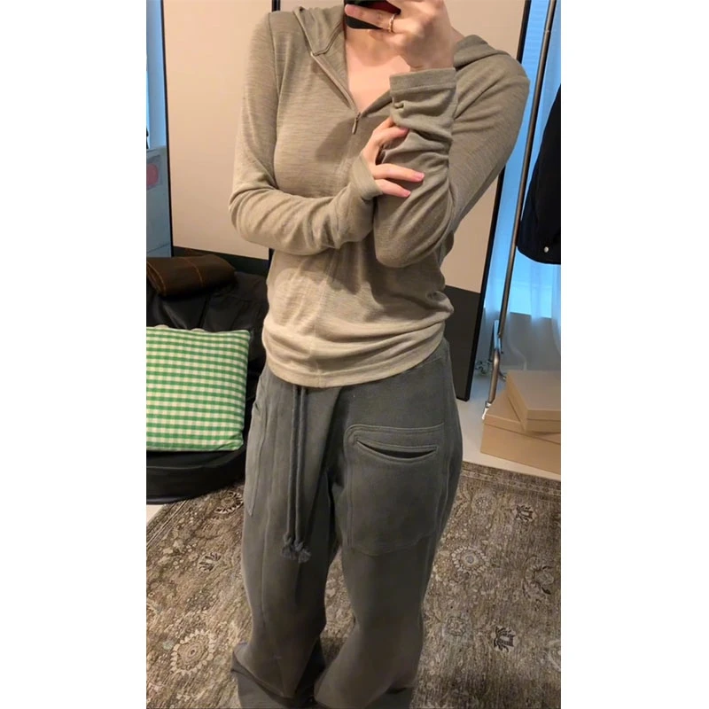 巨好看的2025年秋季女款显瘦修饰拉链连帽衫上衣复古加厚休闲卫裤