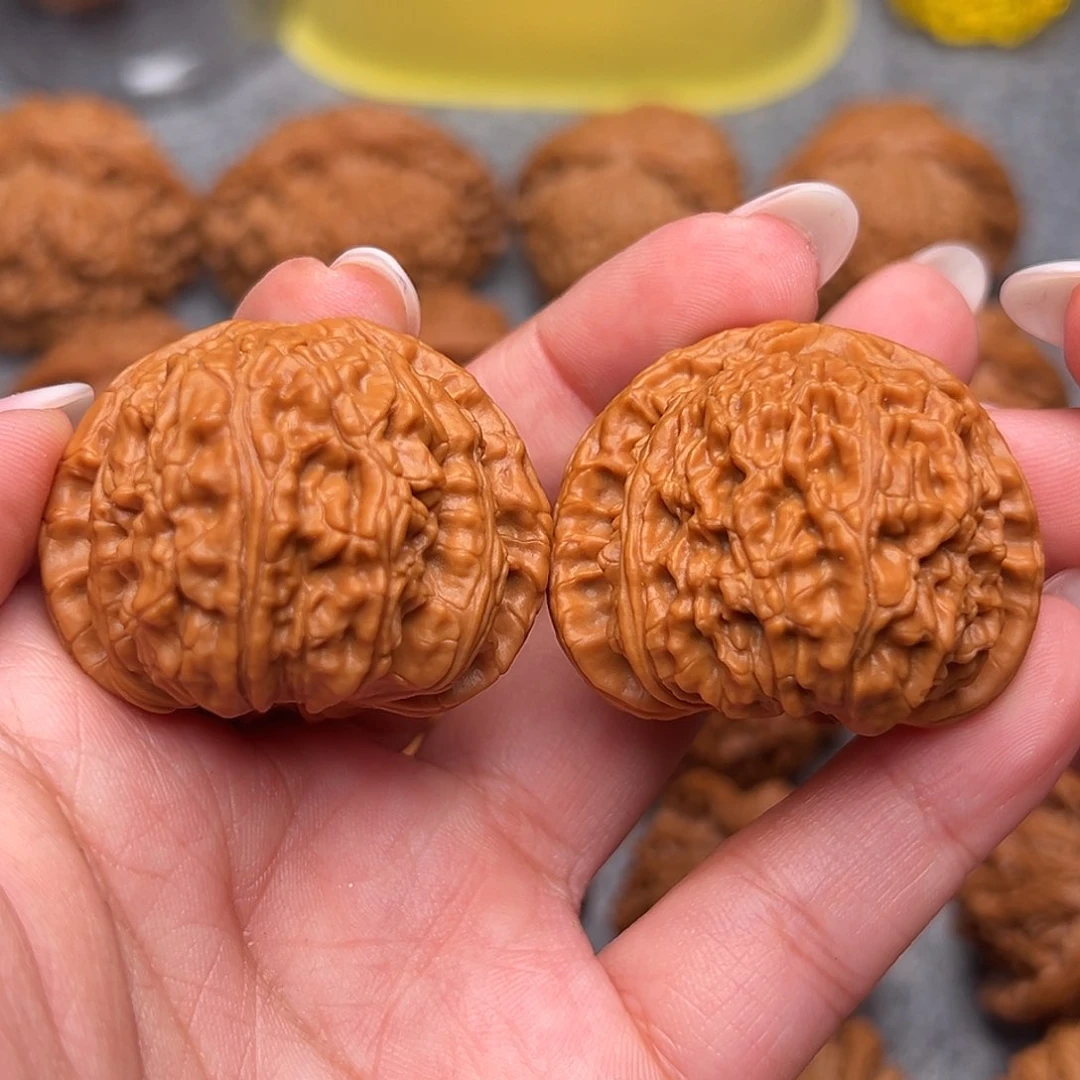 把件文玩核桃來**✨红皮球白39全品