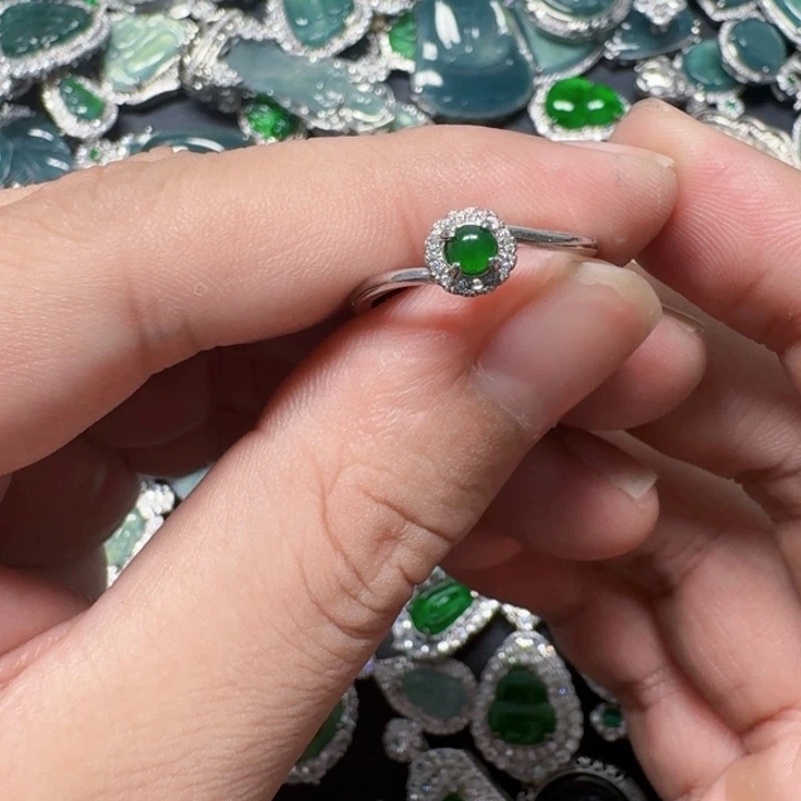 翡翠未镶嵌颈饰天然A货翡翠放漏