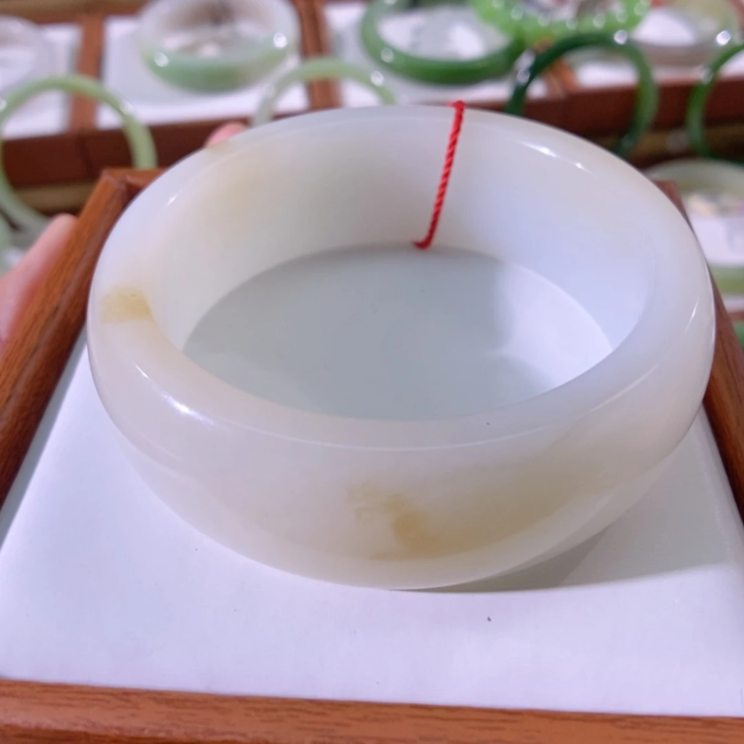 【闪购商品】未镶嵌手镯和田玉