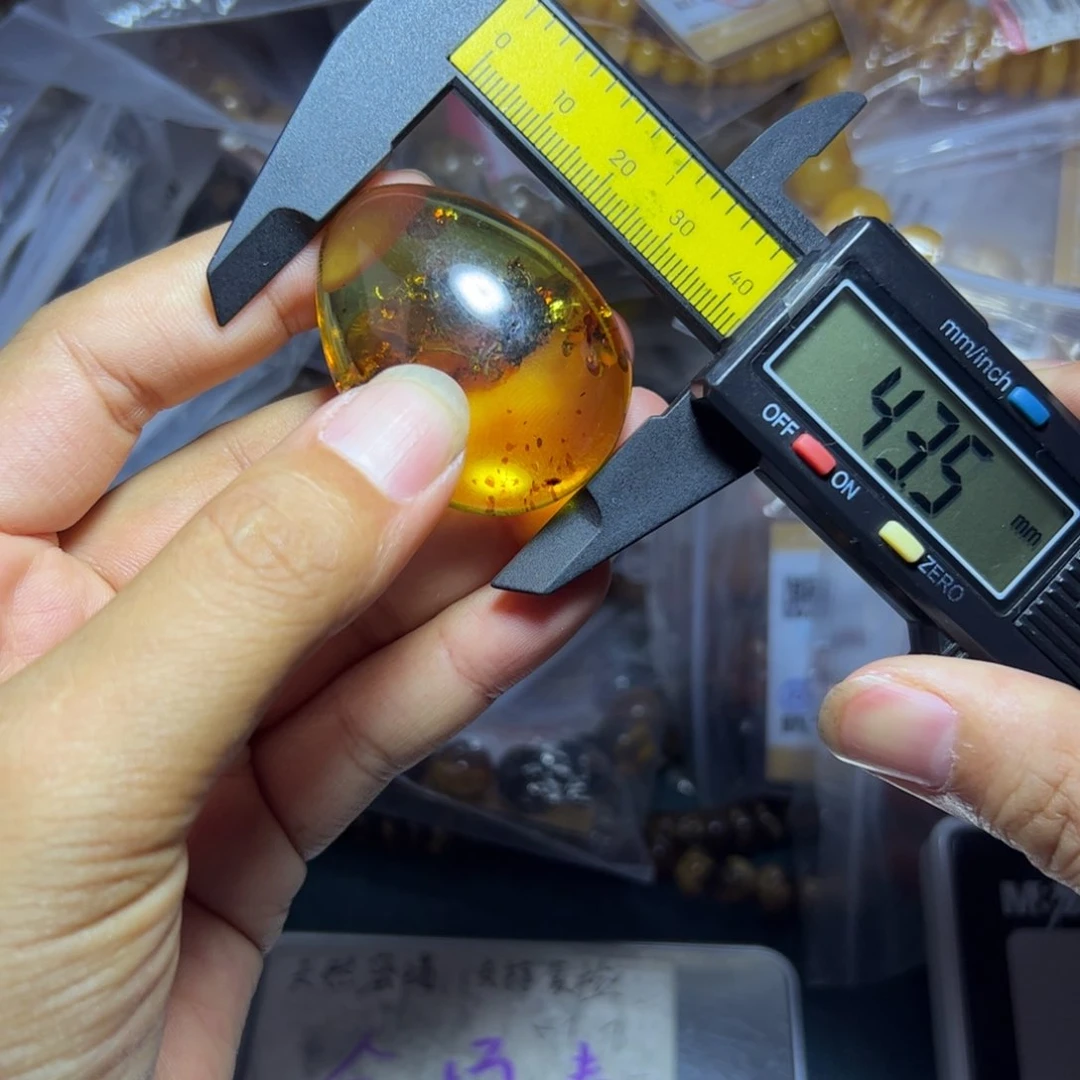 未镶嵌琥珀珠宝奇石701