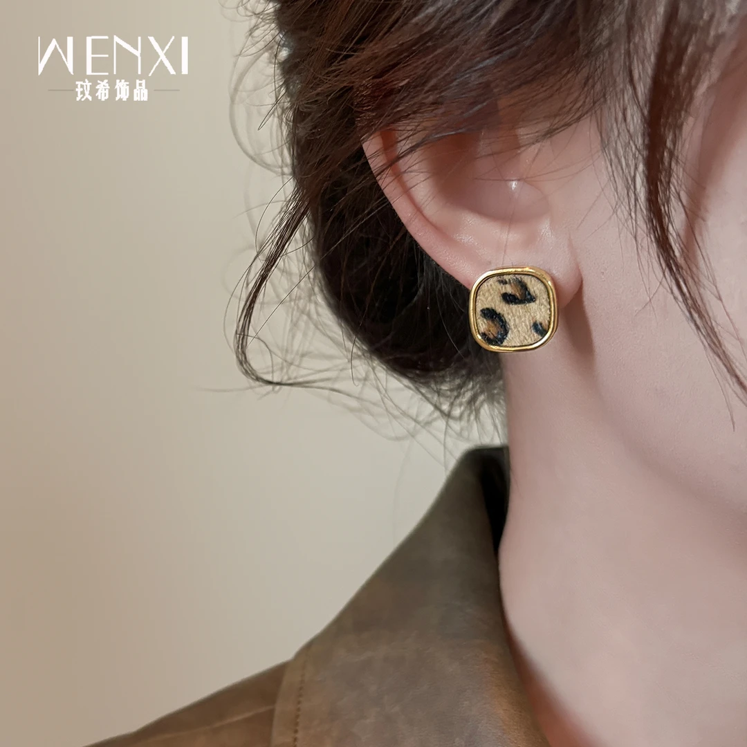 铜合金耳饰 仿马毛豹纹方块耳环2025新款爆款高级感耳钉轻奢小众