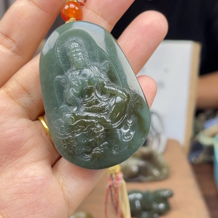 和田玉未镶嵌颈饰
