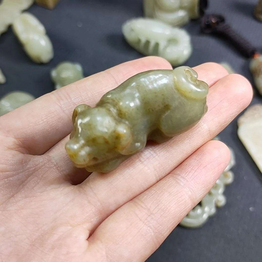 和田玉颈饰未镶嵌红*