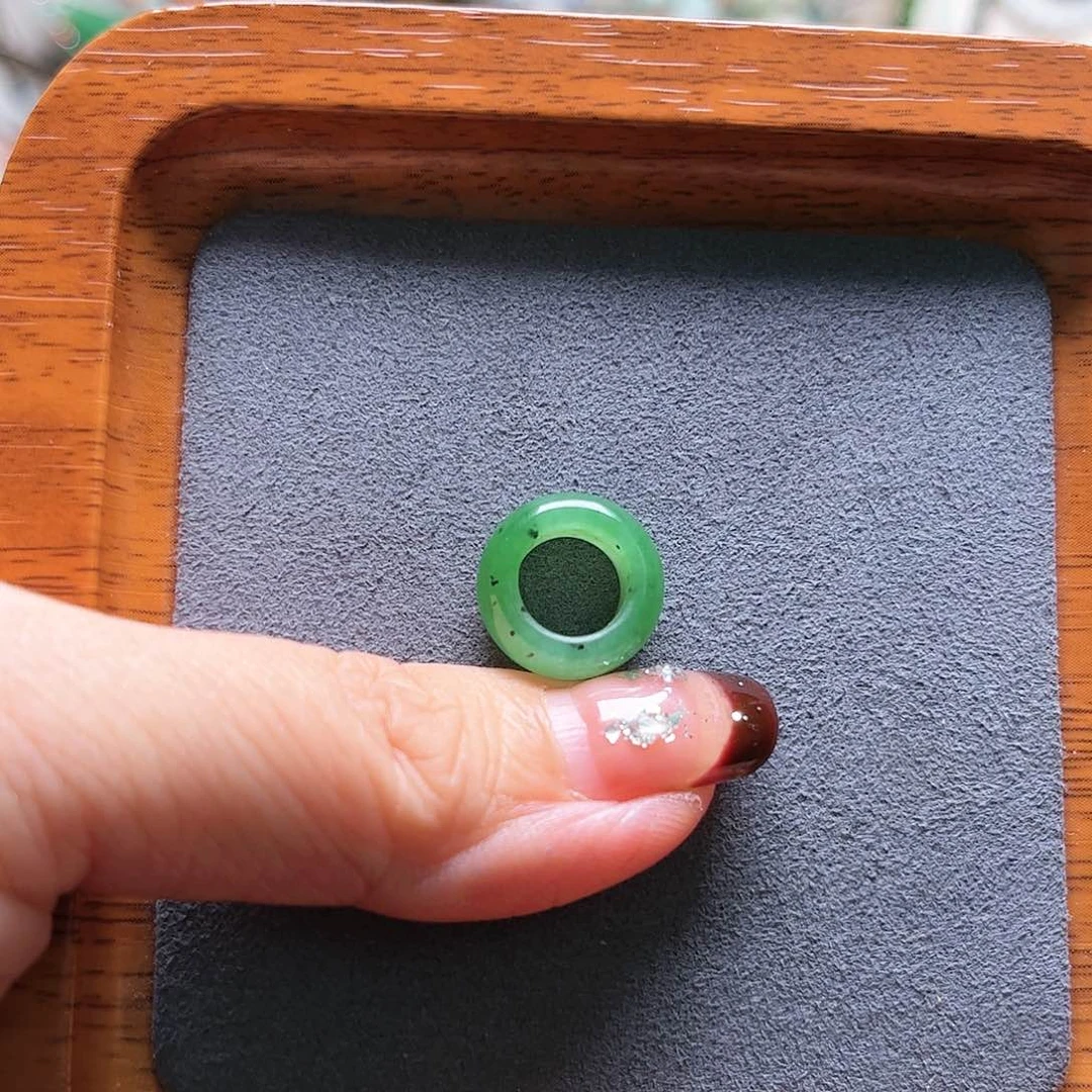 和田玉颈饰未镶嵌太****师