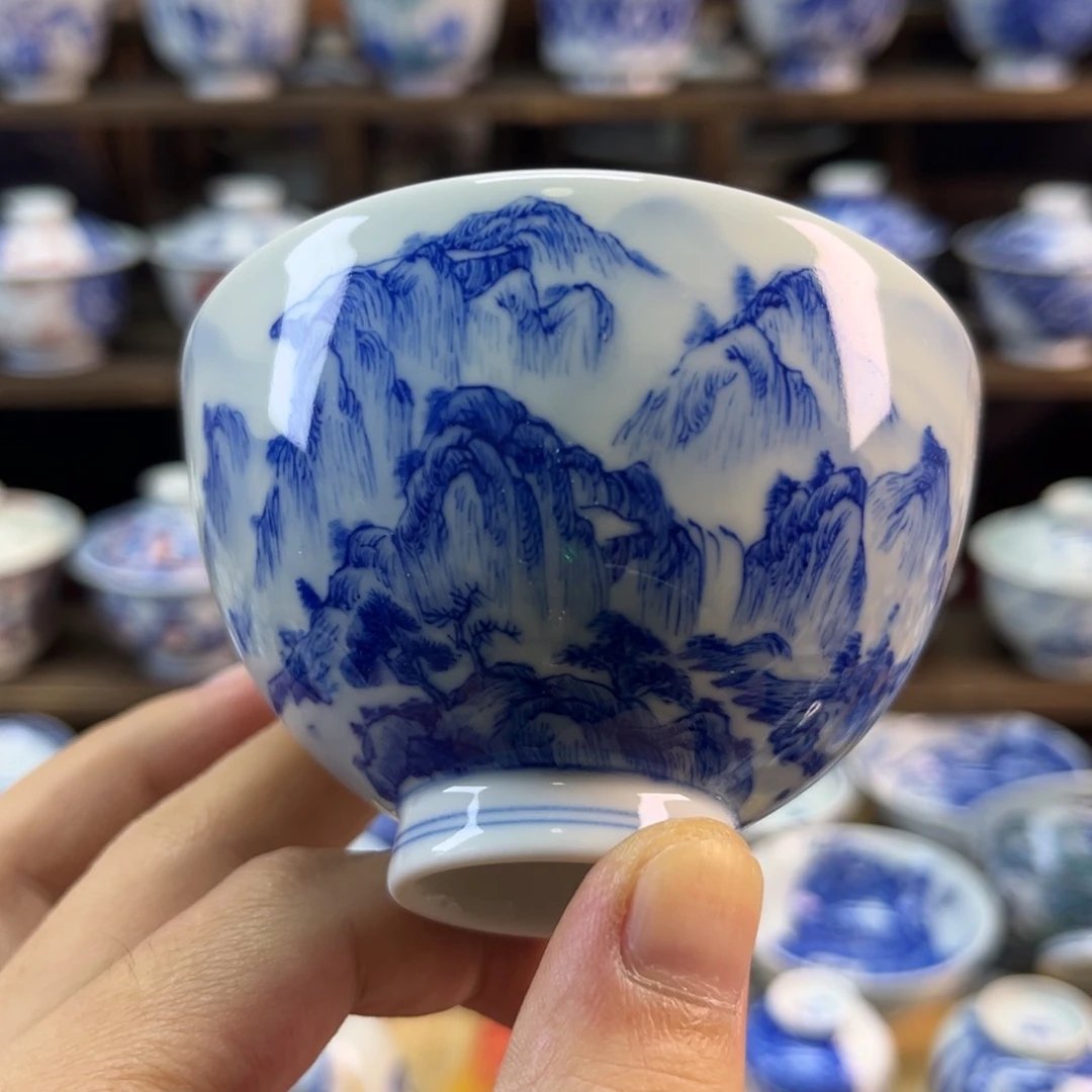 手绘青花山水鸡心杯