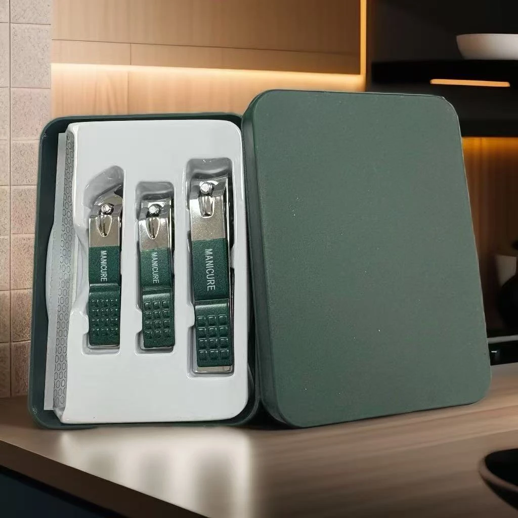 【福利品】墨绿色指甲刀四件套