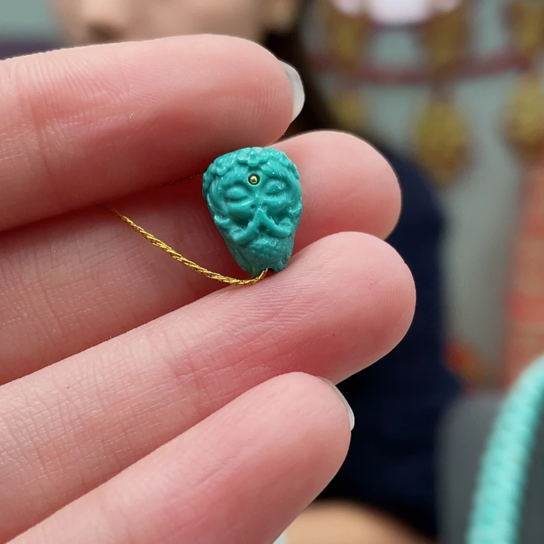 绿松石颈饰未镶嵌