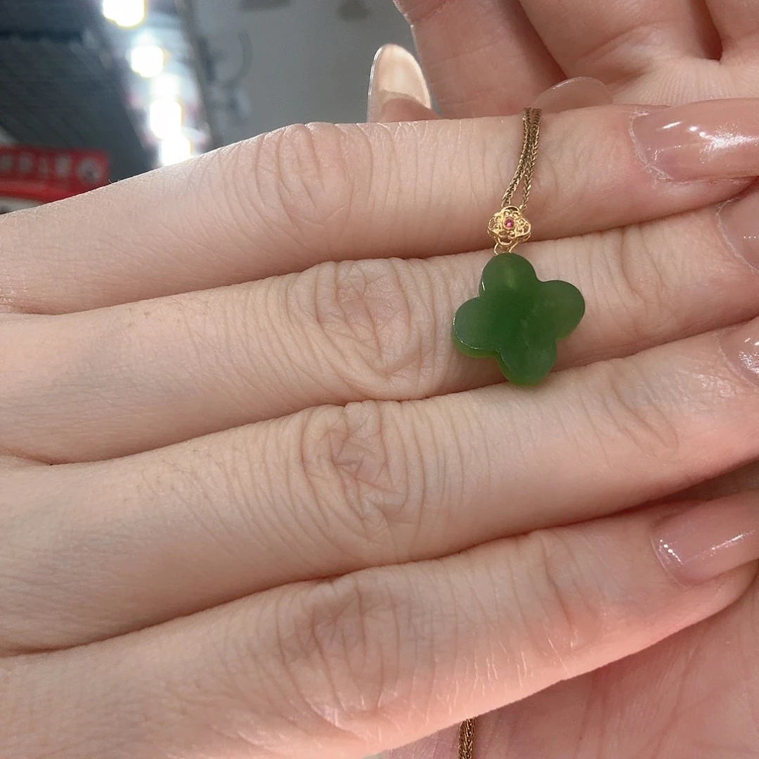 和田玉吊坠(不含链)18K金镶嵌