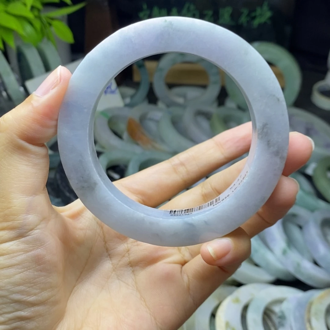 定制翡翠未镶嵌手镯