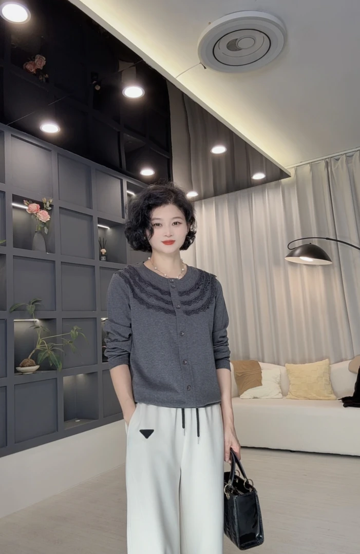 [一雅5809]秋季新款时尚气质蕾丝拼接圆领上衣打底衫