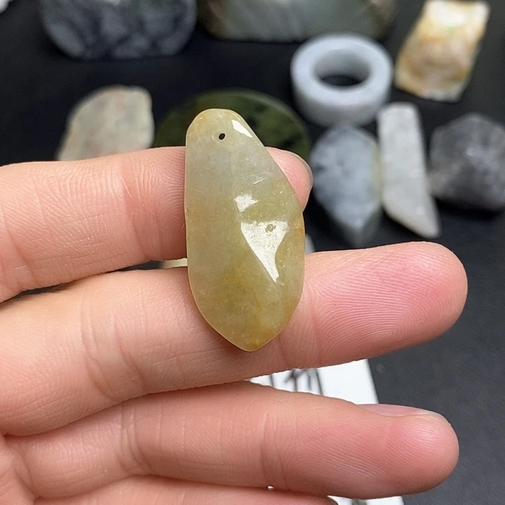 翡翠未镶嵌颈饰天然翡翠5