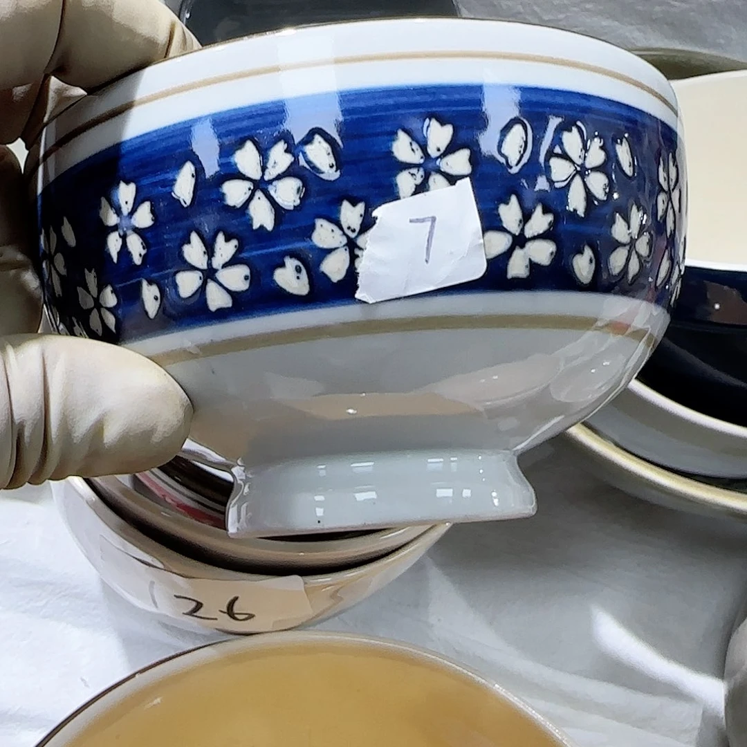 瓷片三个五寸碗，。