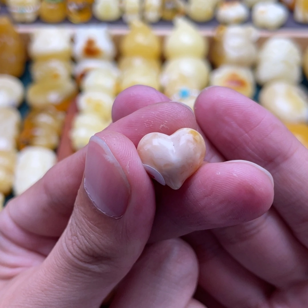 喂***糖琥珀未镶嵌裸石蜜蜡