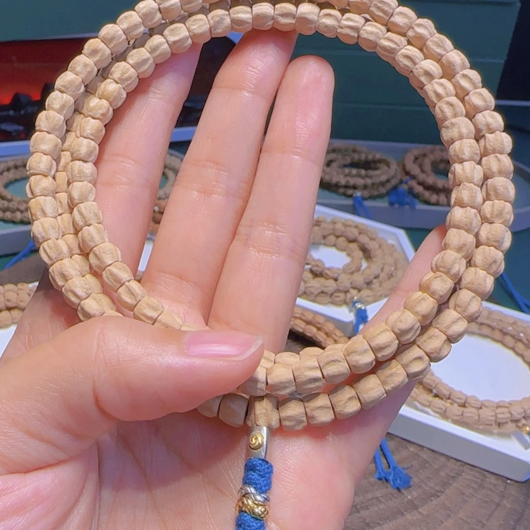 杨***亿柏香籽/百香籽吊坠