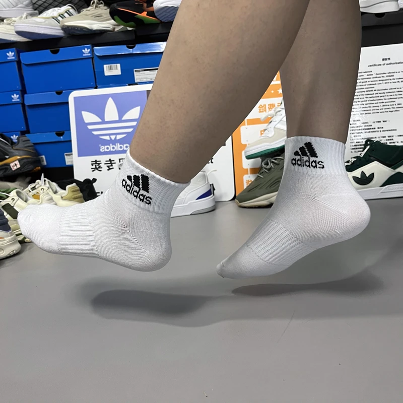 阿迪达斯袜子