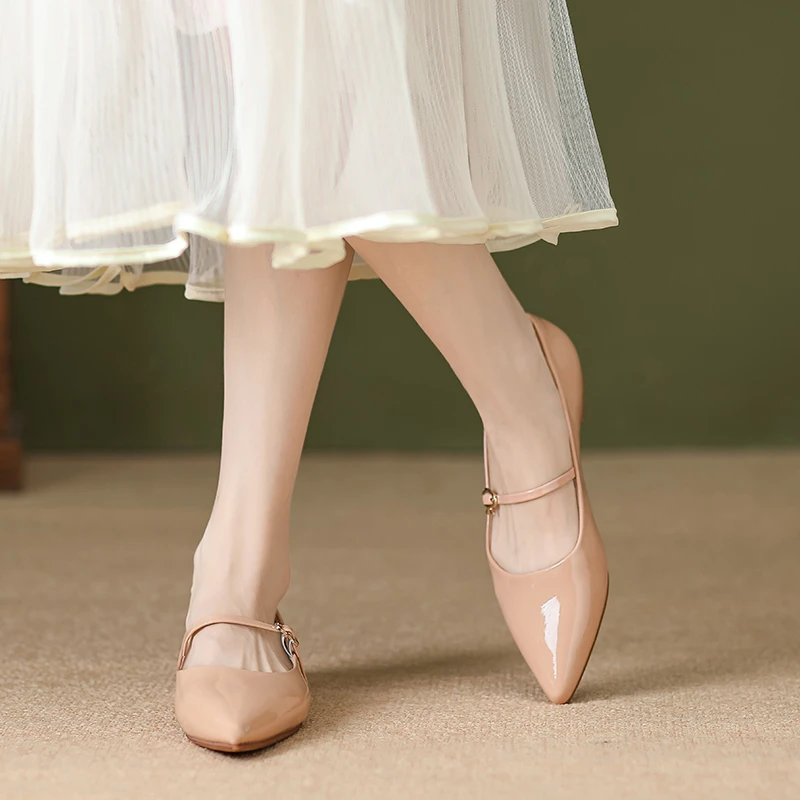 包头温柔气质漆皮小尖头显瘦精致一字带浅口小低跟平底单鞋女鞋女