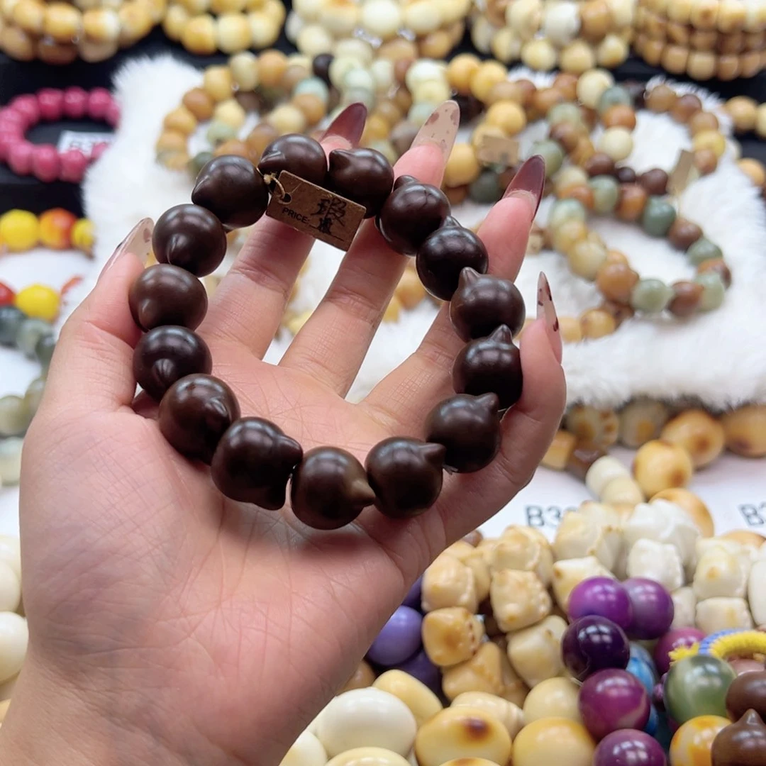 吊坠白玉菩提20卡干车干磨菩提猫猫头