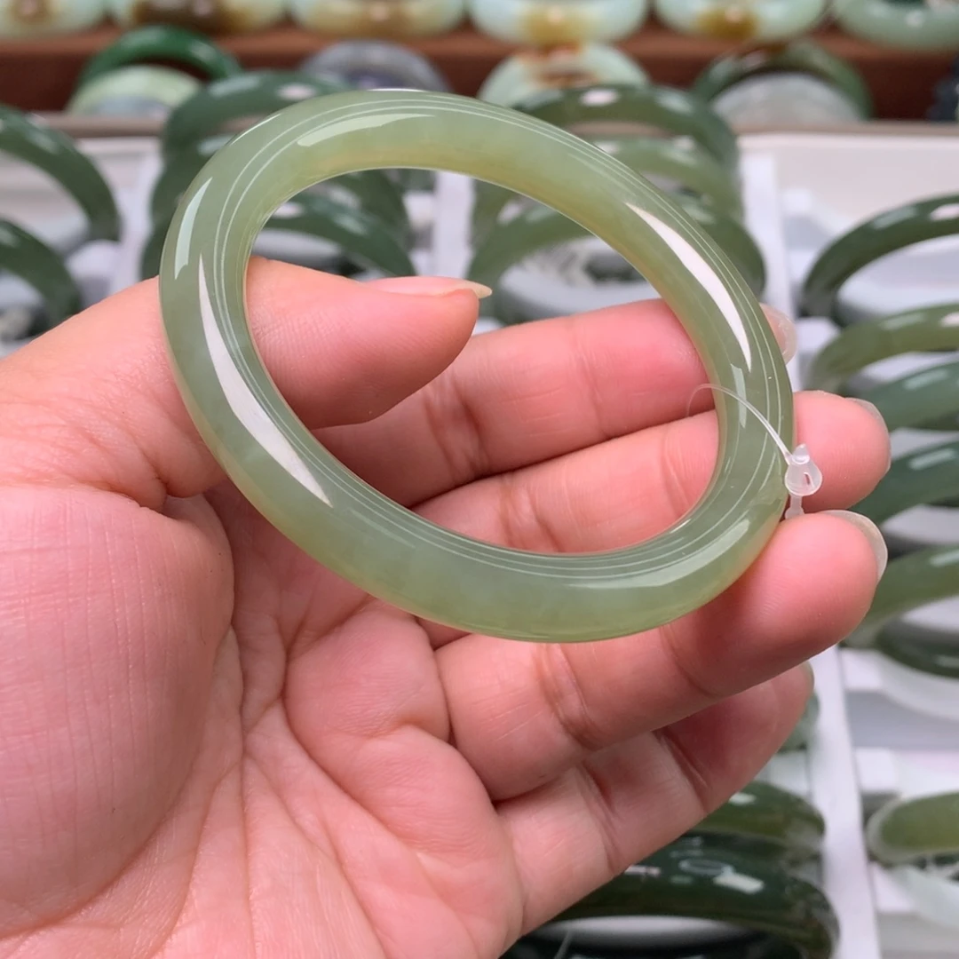 和田玉未镶嵌手镯55口径