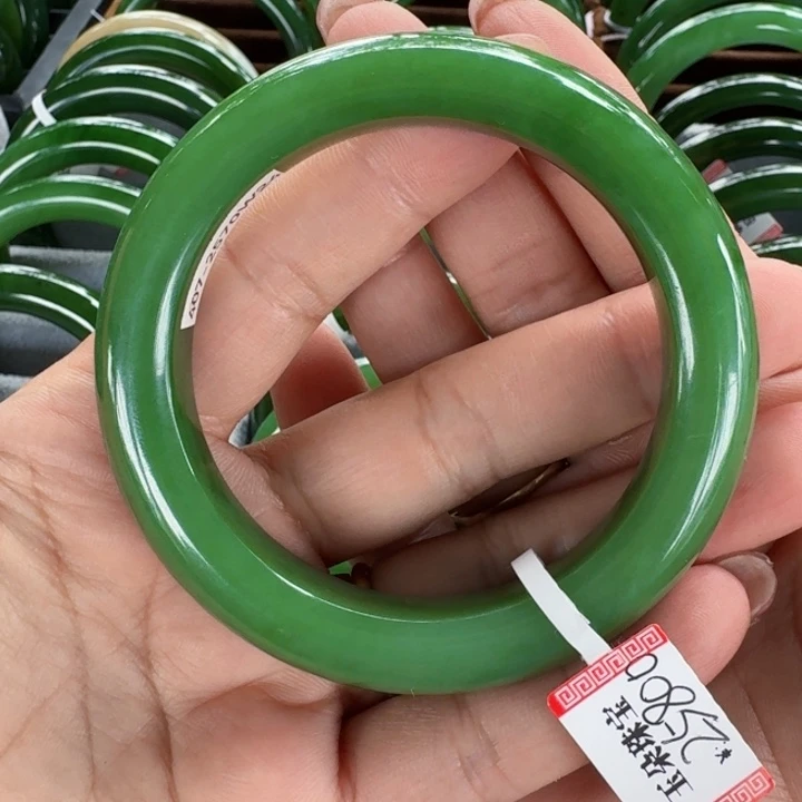 红***敌和田玉（碧玉）未镶嵌手镯