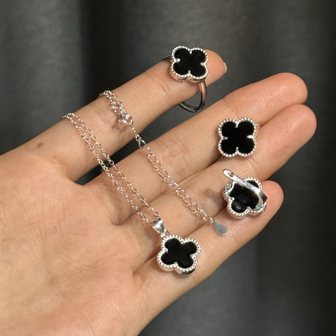 足银树脂银制品 纯银s990三件套四叶草近拍细节图链长45㎝链子s925