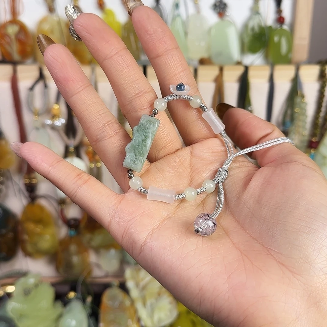 蛇纹石玉未镶嵌颈饰