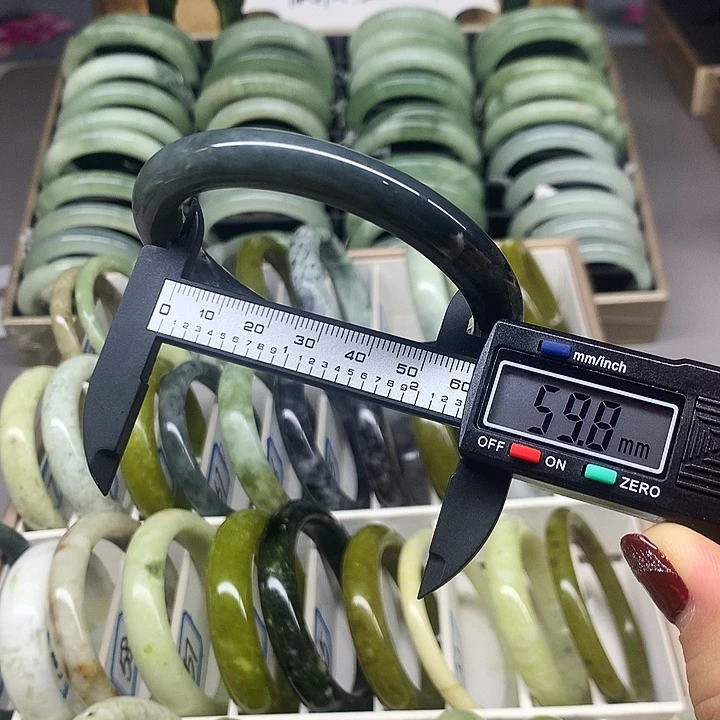 未镶嵌蛇纹石玉手镯74
