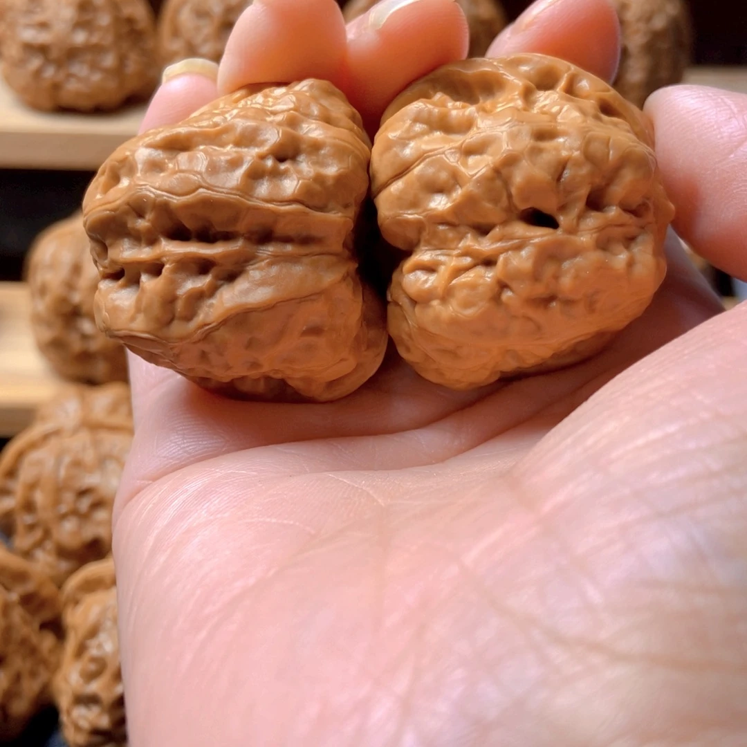 茗****文玩核桃吊坠蛤蟆头