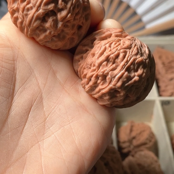 文玩核桃吊坠L***柒磨盘