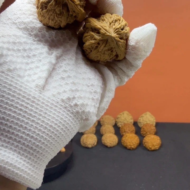 文玩核桃把件南疆石