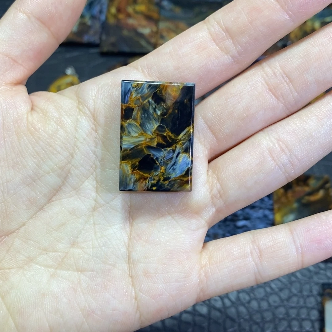 李***木变石未镶嵌吊坠