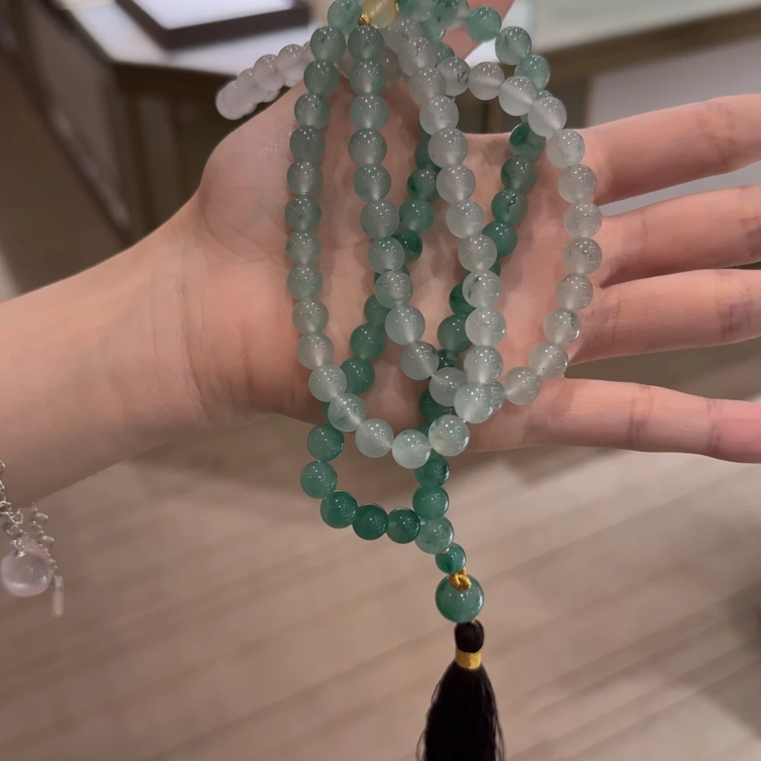 石英质玉未镶嵌颈饰