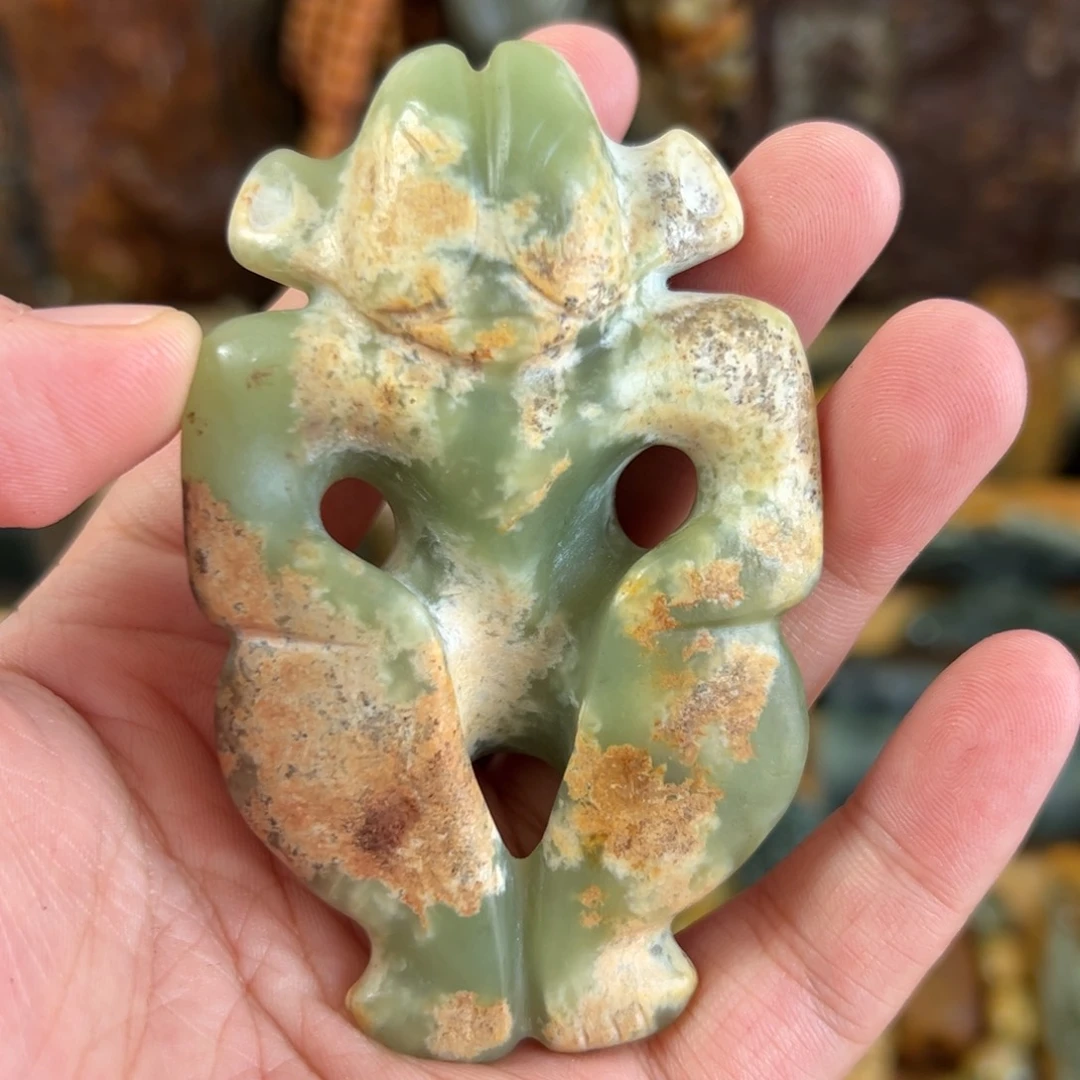未镶嵌岫岩河磨玉（透闪石质玉）把件