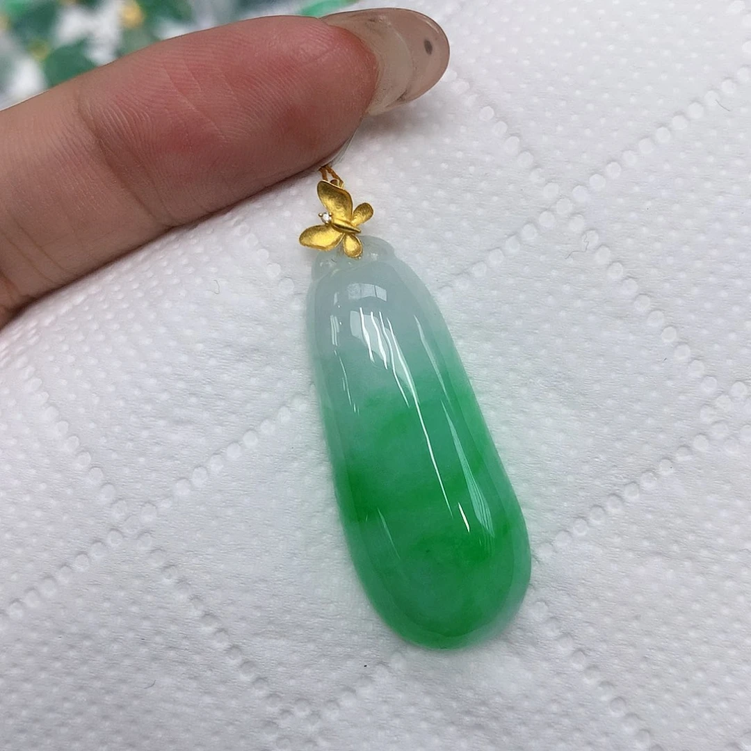 颈饰18K金镶嵌翡翠