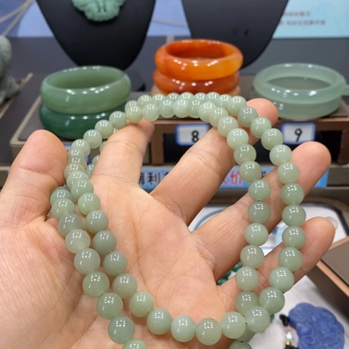 石英岩玉未镶嵌颈饰