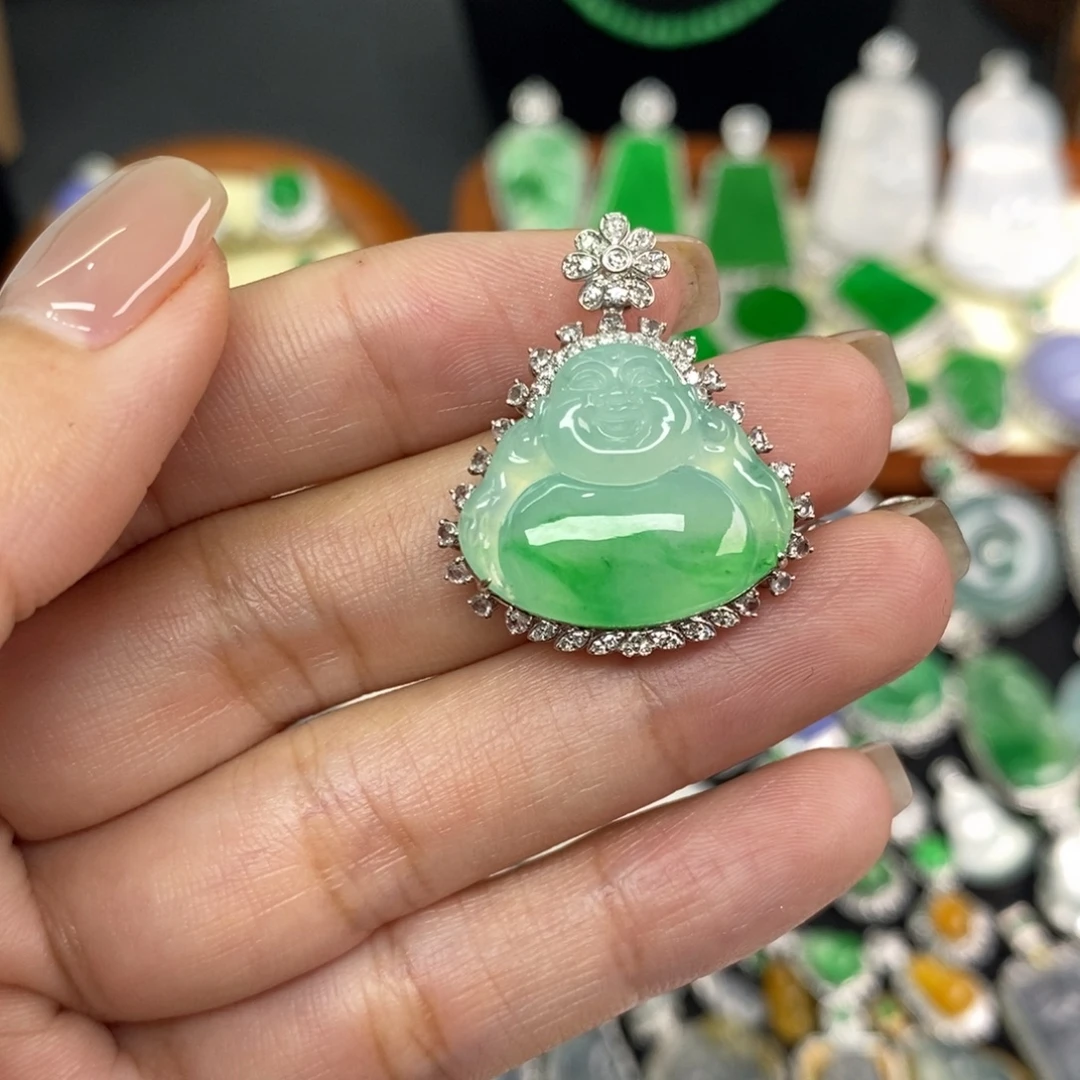 小***大翡翠18K金镶嵌颈饰A货翡翠