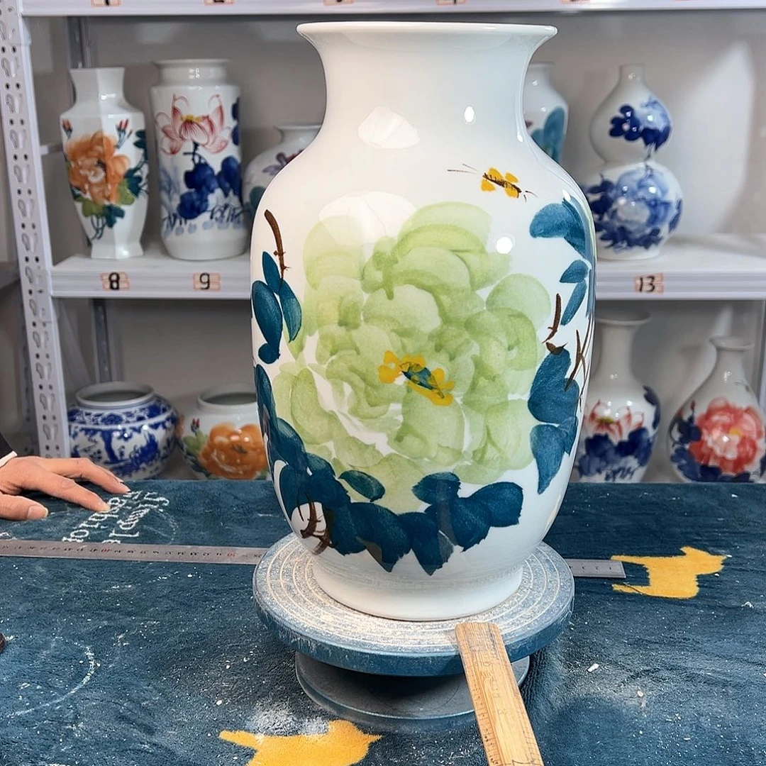 摆件景德镇陶瓷大冬绿牡