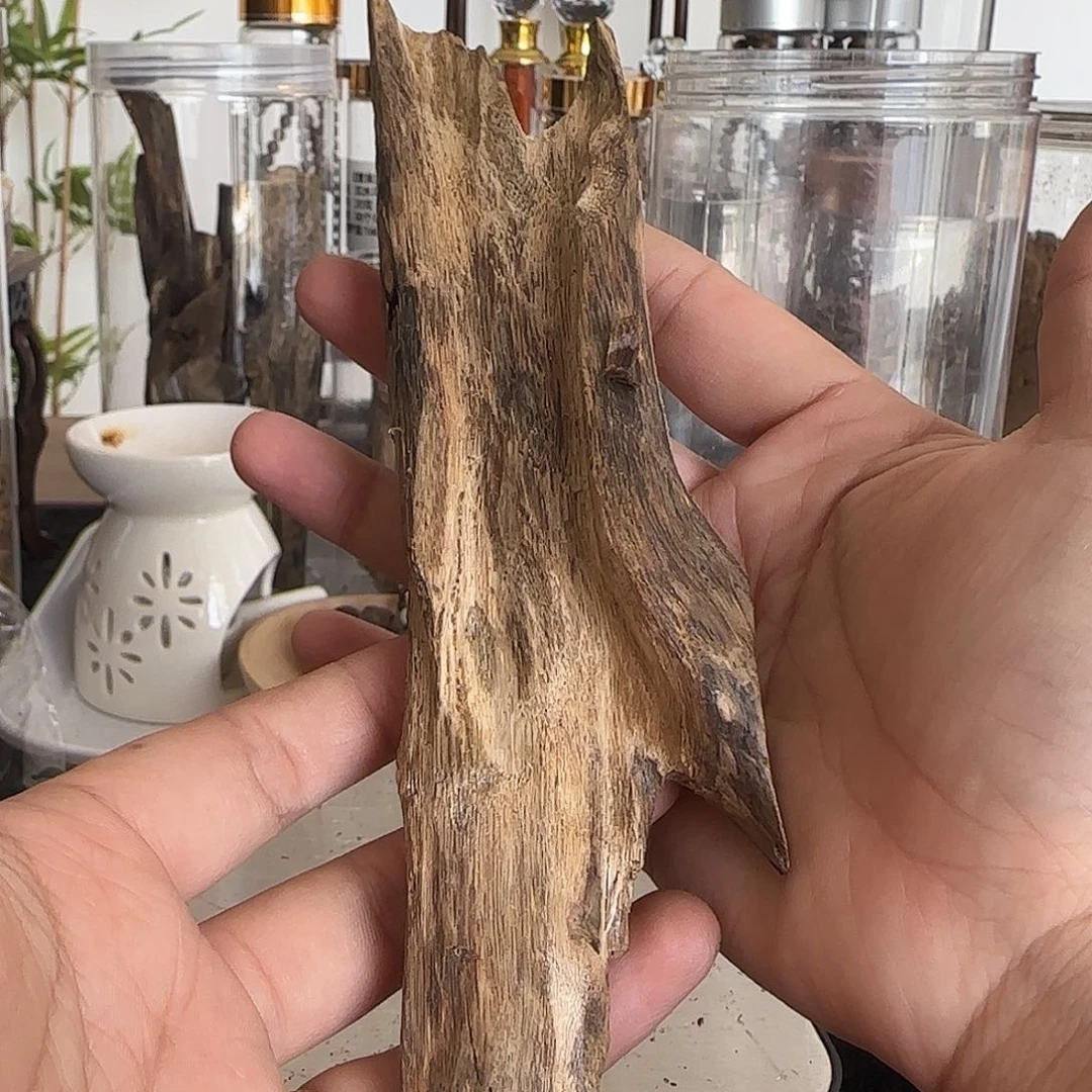 沉香沉香碎屑海南老乌身虫漏51克