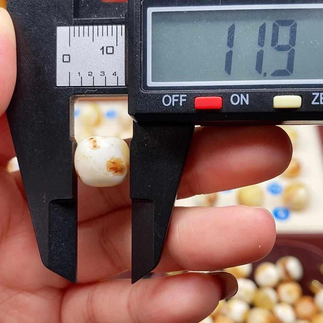 琥珀未镶嵌裸石蜜蜡