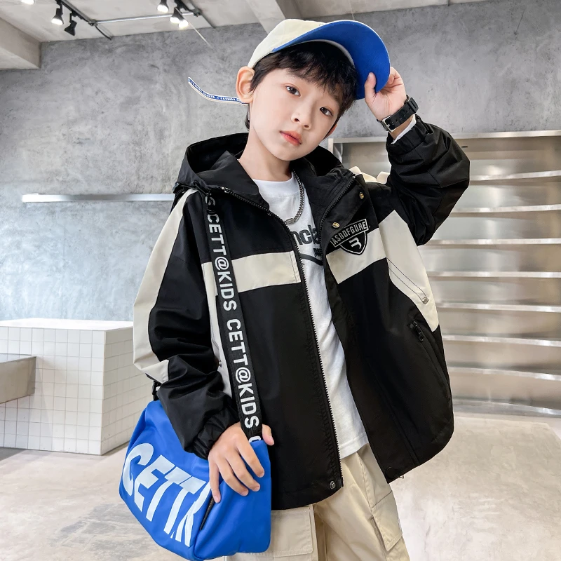 男童外套春秋款2025新款春季中大儿童装洋气男孩秋装冲锋衣网红潮