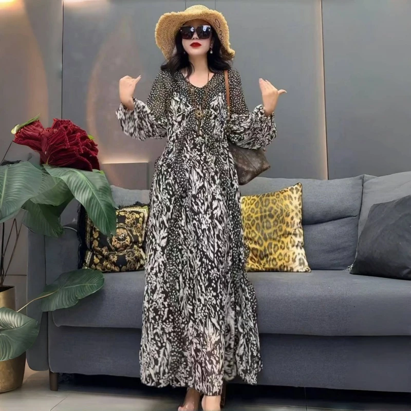 夏季新款高端气质v领时尚飘逸小圆点长款大码长袖防晒高端连衣裙