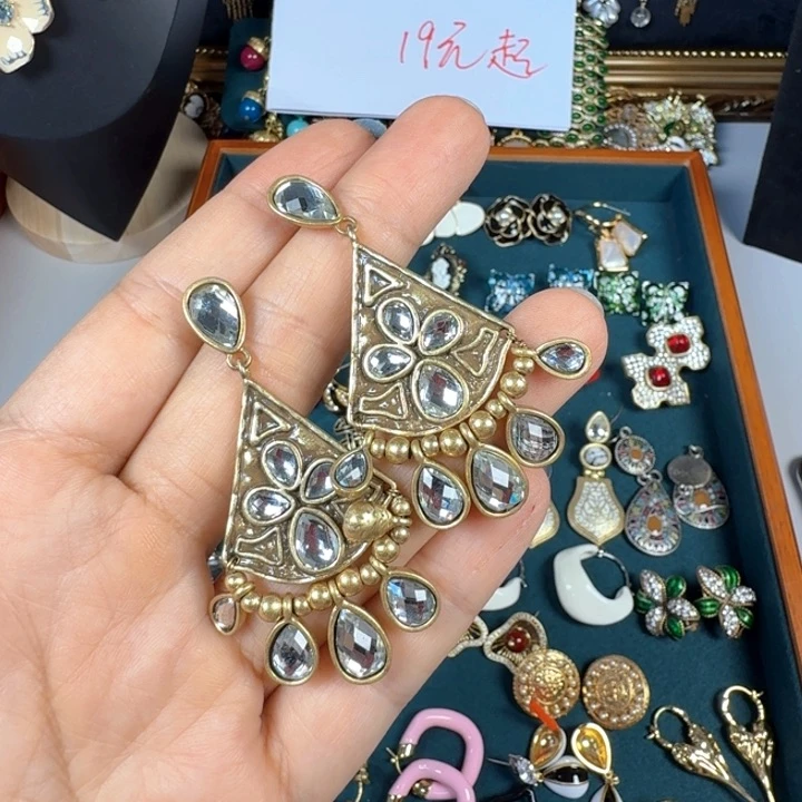 铜合金合金锆石耳环