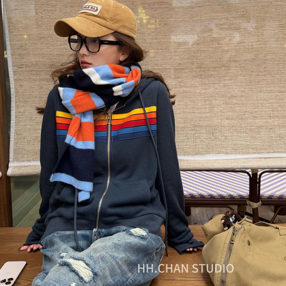 HH.CHAN“欧尼”定制羊毛混纺藏青彩虹条长袖连帽卫衣HH53J38185