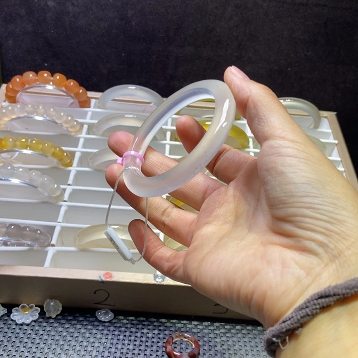 玛瑙/玉髓未镶嵌手镯