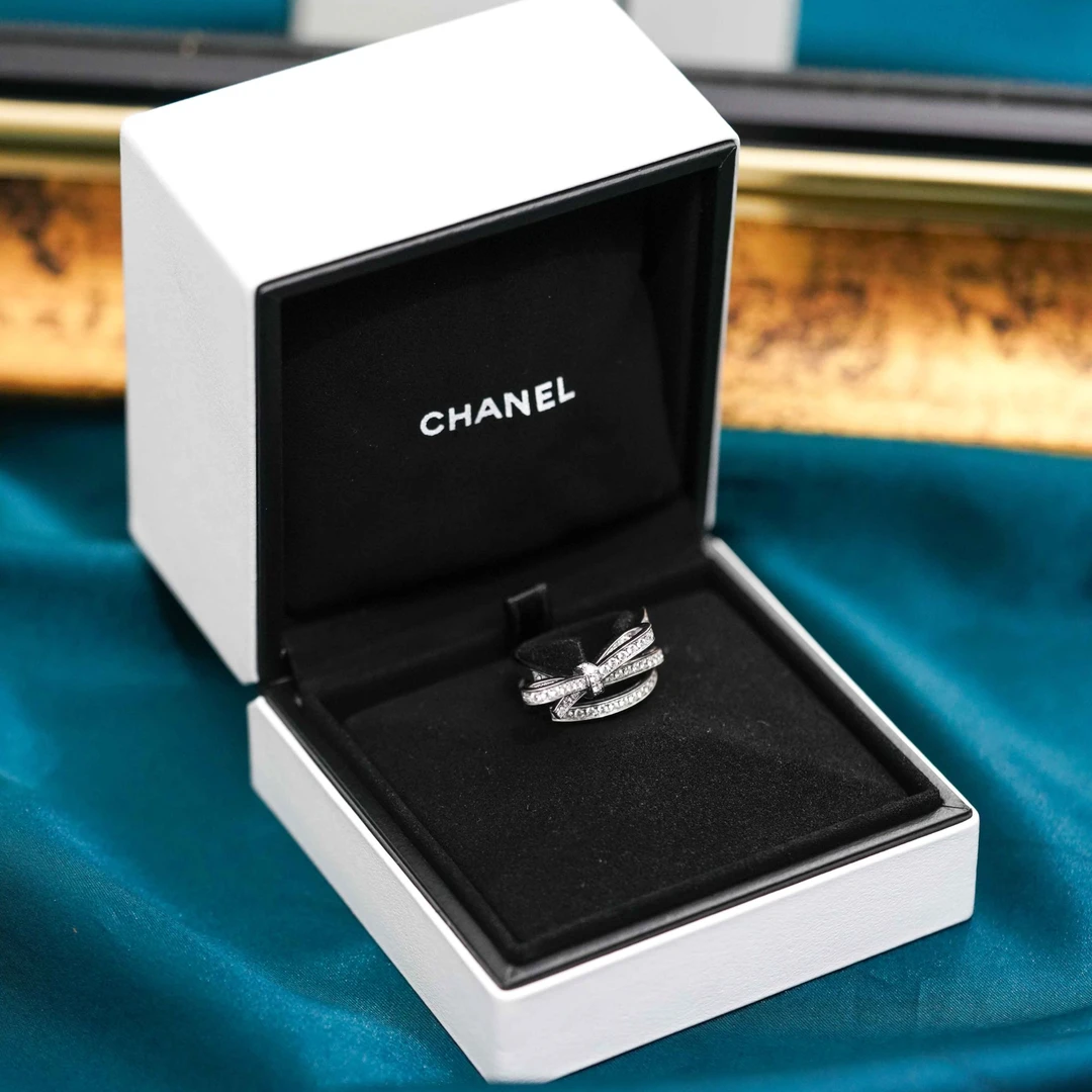 99新 Chanel/香奈儿 Ruban系列白金满钻 蝴蝶结戒指