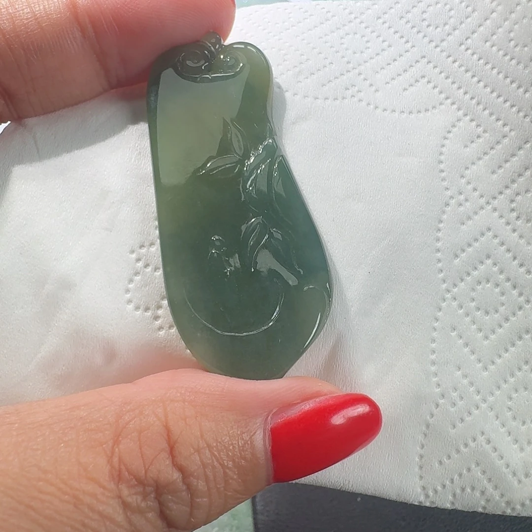 翡翠未镶嵌颈饰吊坠