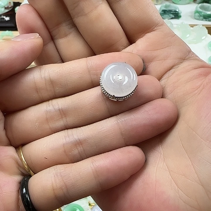 翡翠未镶嵌颈饰白冰扣